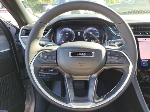 New 2025 Jeep Grand Cherokee Limited w/ Luxury Tech Group II AWD/4WD image 21
