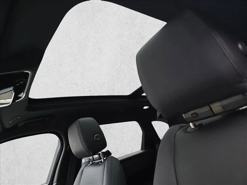 New 2026 Land Rover Range Rover Velar Dynamic SE image 28