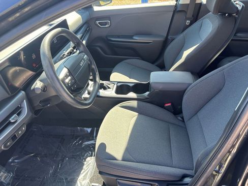 Used 2025 Kia K4 LXS FWD image 29