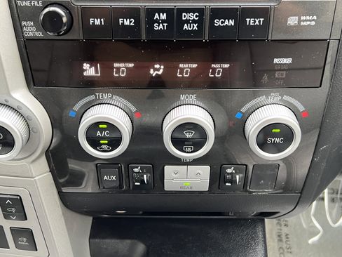 Used 2008 Toyota Sequoia Limited AWD/4WD image 30