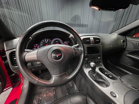Used 2007 Chevrolet Corvette Coupe w/ Preferred Equipment Group RWD image 23