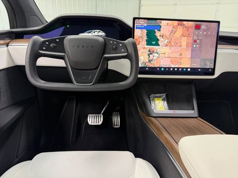 Used 2024 Tesla Model X AWD/4WD image 22