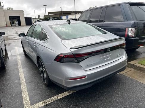 Used 2025 Honda Accord Sport image 4