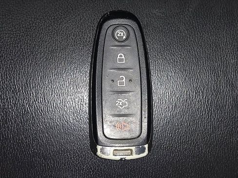 Used 2018 Ford Escape Titanium image 32