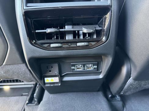 Used 2025 Jeep Grand Cherokee Laredo X w/ Luxury Tech Group I AWD/4WD image 24