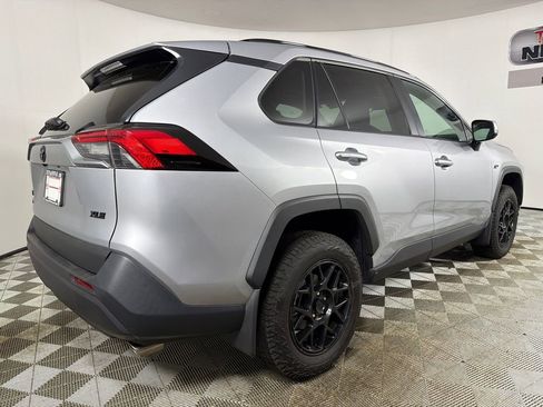 Used 2024 Toyota RAV4 XLE w/ Convenience Package image 4