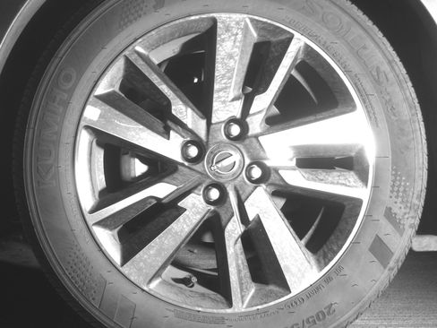 Used 2025 Nissan Versa SV image 12