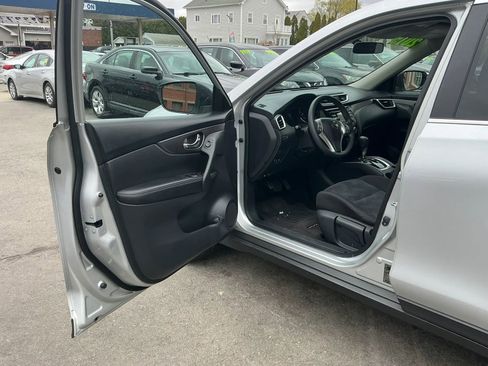 Used 2015 Nissan Rogue S AWD/4WD image 7