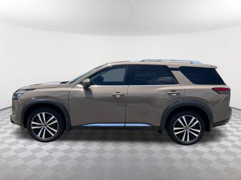 Used 2025 Nissan Pathfinder Platinum FWD image 8