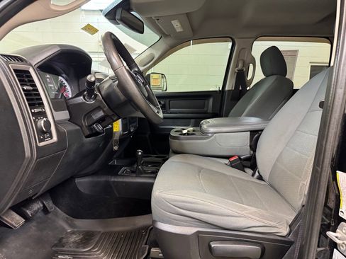 Used 2015 RAM 2500 Tradesman w/ Chrome Appearance Group image 12