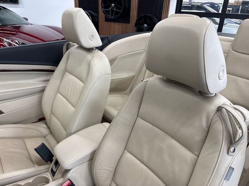 Used 2012 Volkswagen Eos Executive image 36