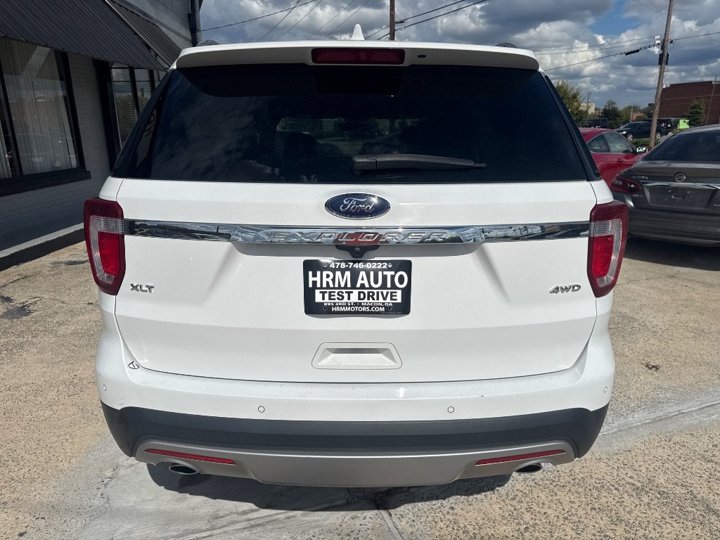 Used 2017 Ford Explorer XLT AWD/4WD image 6