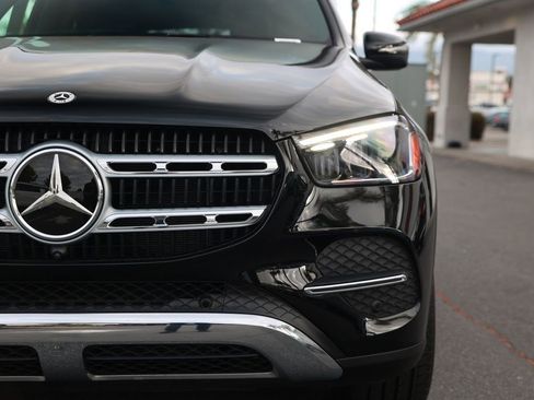 Used 2025 Mercedes-Benz GLE 450e 4MATIC w/ Driver Assistance Package image 5