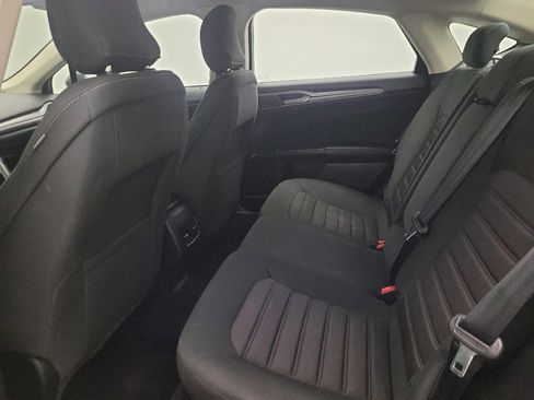 Used 2019 Ford Fusion SE FWD image 18
