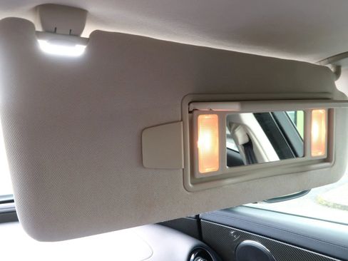 Used 2016 Jaguar XJ R-Sport image 43