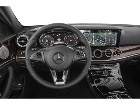 Used 2018 Mercedes-Benz E 300 image 7