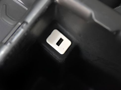 Used 2018 Chevrolet Colorado ZR2 image 27