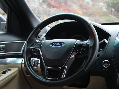 Used 2017 Ford Explorer Limited w/ Equipment Group 301A image 21