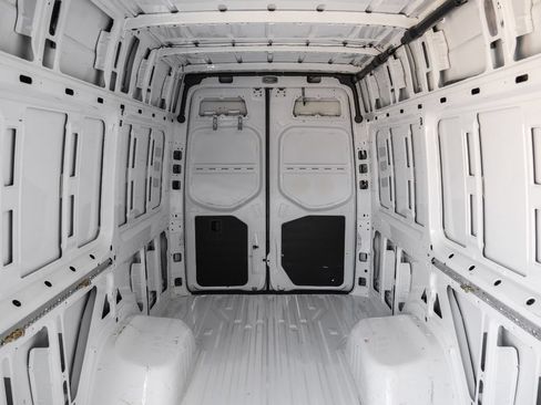 Used 2019 Mercedes-Benz Sprinter 170 Cargo image 30