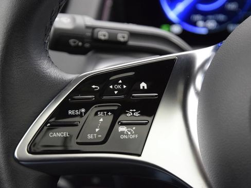 Certified 2024 Mercedes-Benz EQB 300 4MATIC image 24