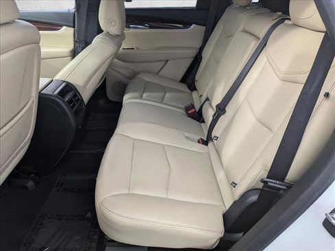 Used 2018 Cadillac XT5 Luxury w/ Driver Awareness Package image 18