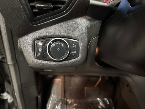Used 2015 Ford Escape SE image 32