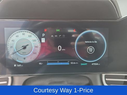 Used 2024 Hyundai Elantra Limited FWD image 13