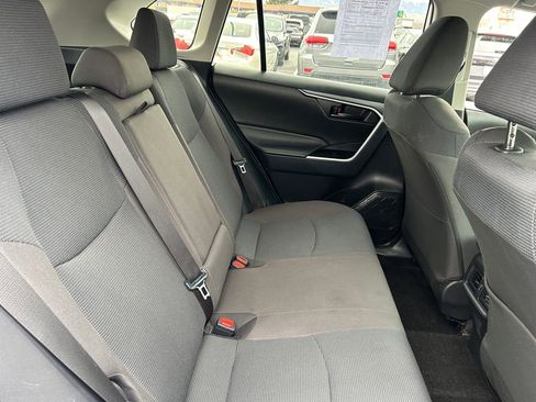 Used 2025 Toyota RAV4 LE image 31