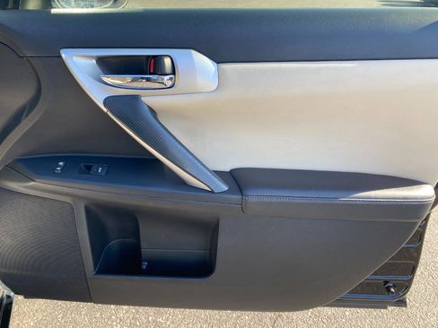 Used 2013 Lexus CT 200h w/ Premium Pkg w/Navigation FWD image 31
