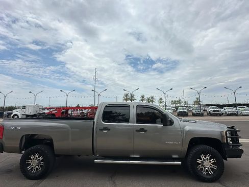 Used 2009 Chevrolet Silverado 3500 LT w/ Exterior Plus Package AWD/4WD image 6