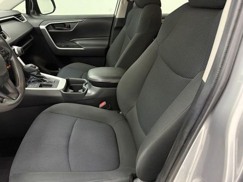 Used 2020 Toyota RAV4 LE FWD image 26