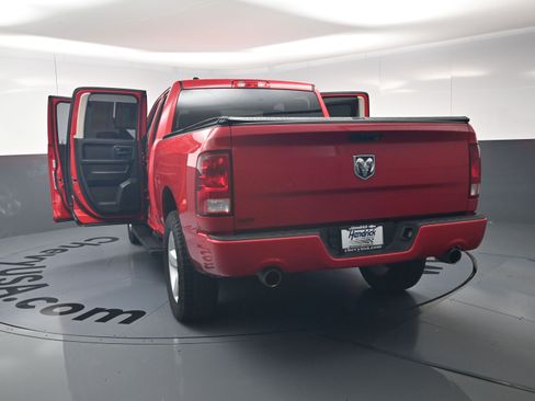 Used 2015 RAM 1500 Express RWD image 26
