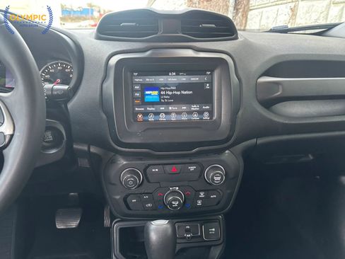 Used 2018 Jeep Renegade Latitude image 27