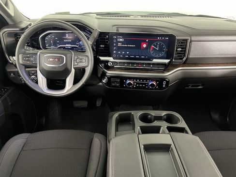 Used 2024 GMC Sierra 1500 SLE image 12