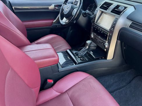 Used 2020 Lexus GX 460 Premium w/ Premium Package image 17