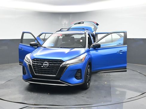 Used 2024 Nissan Kicks SR w/ Exterior Package image 44