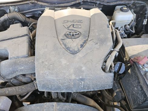 Used 2021 Toyota Tacoma TRD Off-Road w/ Technology Package image 32