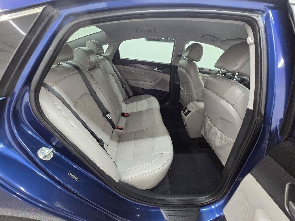 Used 2016 Hyundai Sonata Sport w/ Option Group 02 FWD image 17