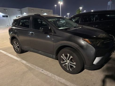 Used 2016 Toyota RAV4 LE FWD image 1