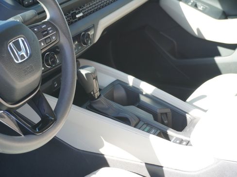 Used 2025 Honda Accord SE image 19