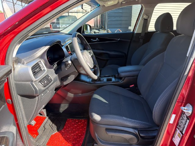 Used 2020 Kia Sorento LX AWD/4WD image 11