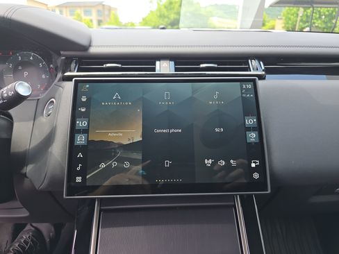 Certified 2026 Land Rover Range Rover Velar Dynamic SE AWD/4WD image 26