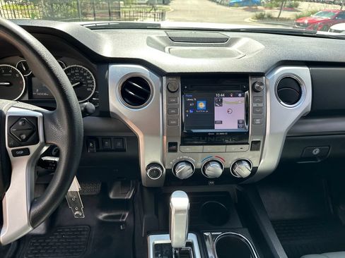 Used 2015 Toyota Tundra SR5 w/ SR5 Upgrade Package AWD/4WD image 21