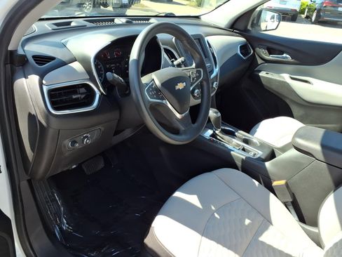 Used 2020 Chevrolet Equinox LS image 6