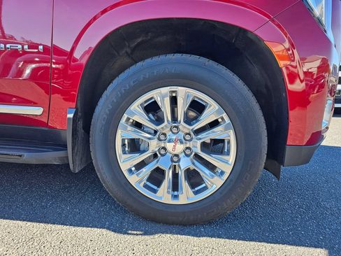 Used 2023 GMC Yukon Denali AWD/4WD image 9