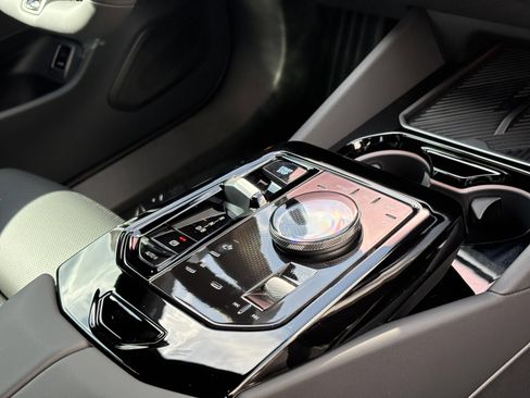 New 2026 BMW i5 eDrive40 w/ M Sport Package image 18