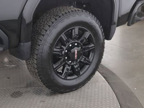 Used 2025 GMC Sierra 2500 AT4 w/ AT4 Premium Plus Package AWD/4WD image 14