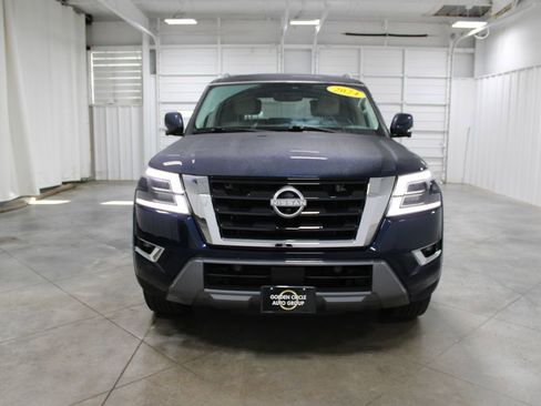 Used 2024 Nissan Armada SL w/ Captain's Chairs Package image 3