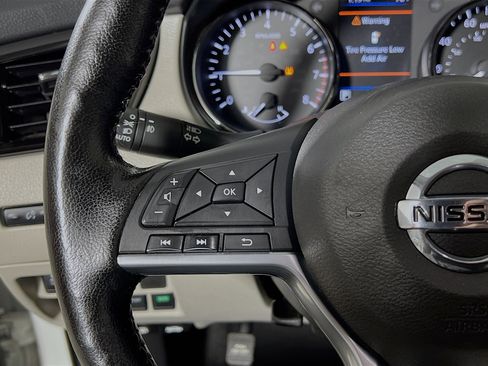 Used 2022 Nissan Rogue Sport SV image 19