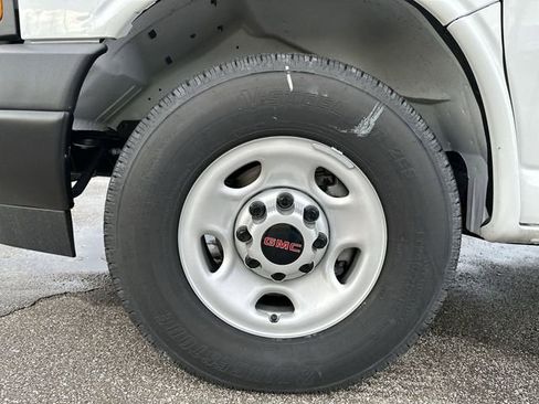 New 2025 GMC Savana 3500 w/ Driver Convenience Package image 21